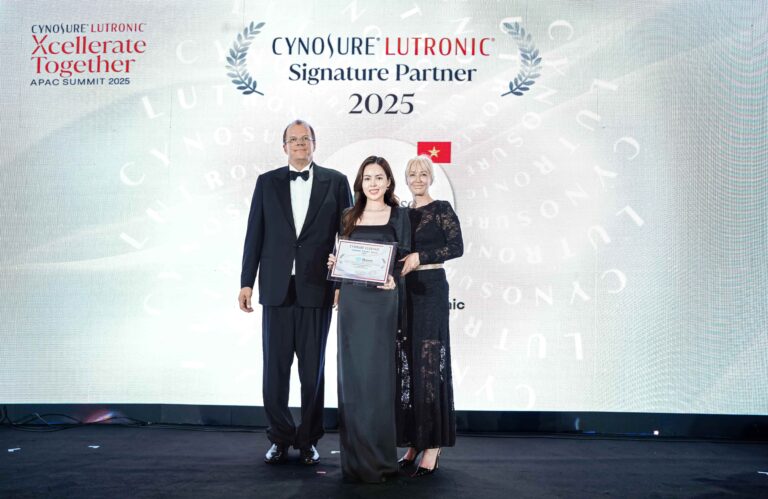 Blossom vinh dự nhận giải Cynosure Lutronic Signature Partner Award 2025 tại Cynosure Lutronic APAC Summit